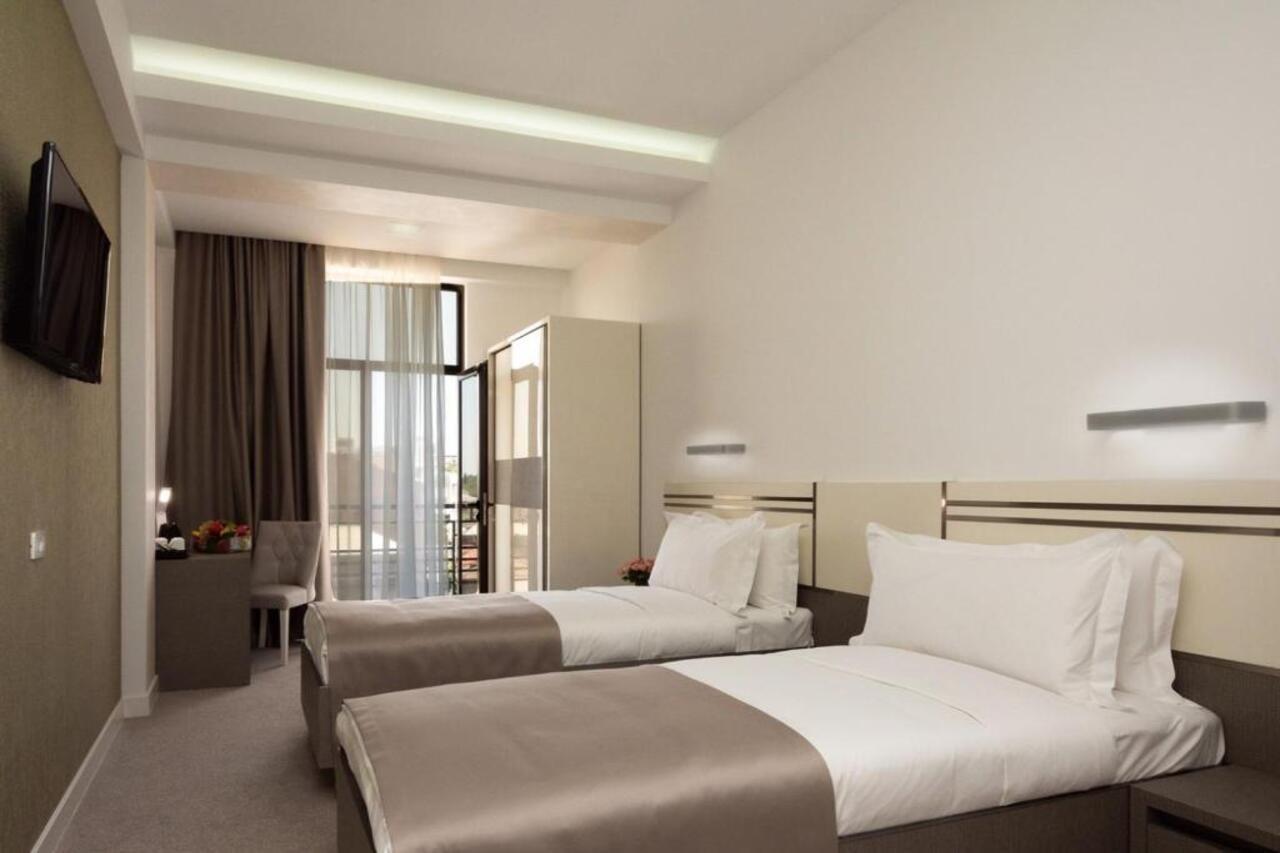 Dave Hotel Jerevan Eksteriør billede