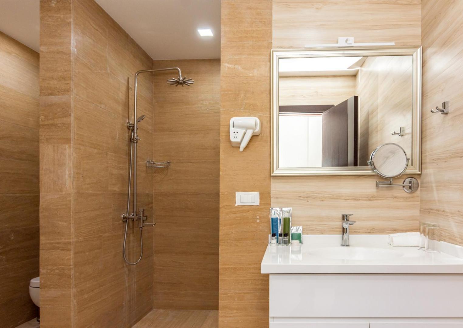 Dave Hotel Jerevan Værelse billede
